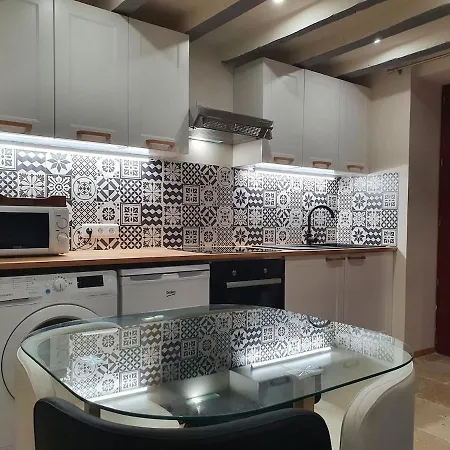 Maisonette, De La Mere Nini Ferienhaus *