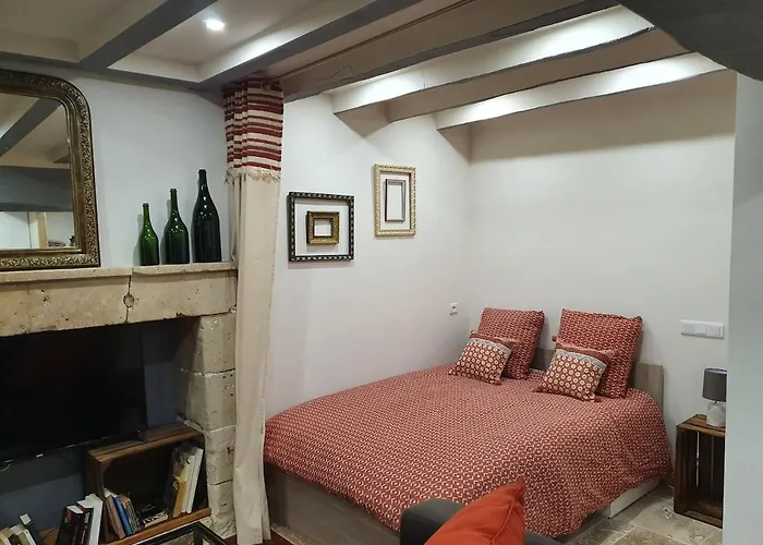 Maisonette, De La Mere Nini 度假居 *